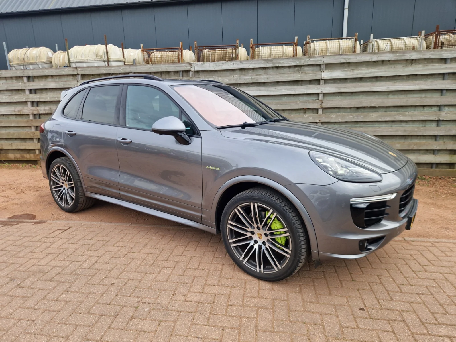 Porsche-Cayenne