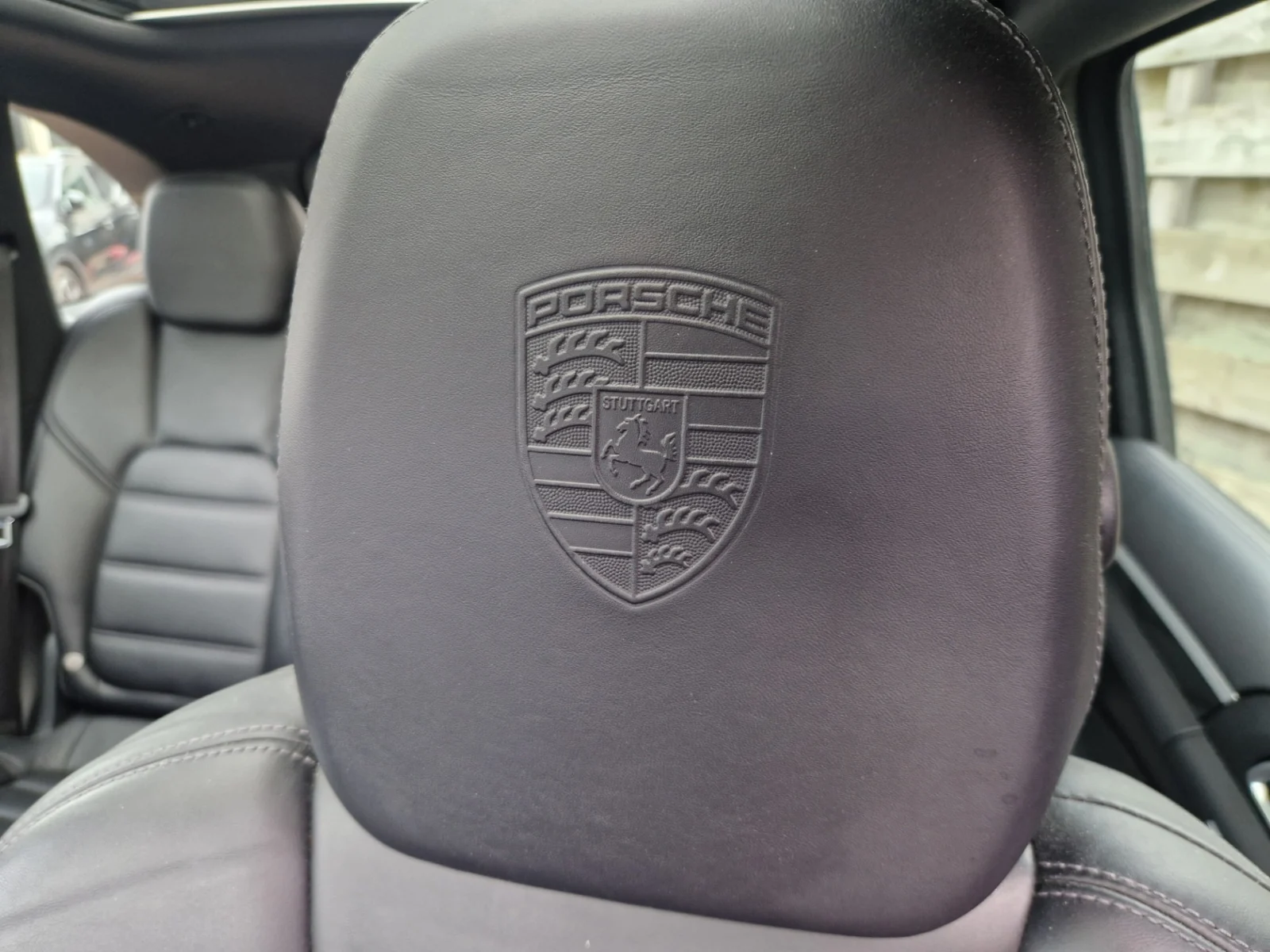 Porsche-Cayenne