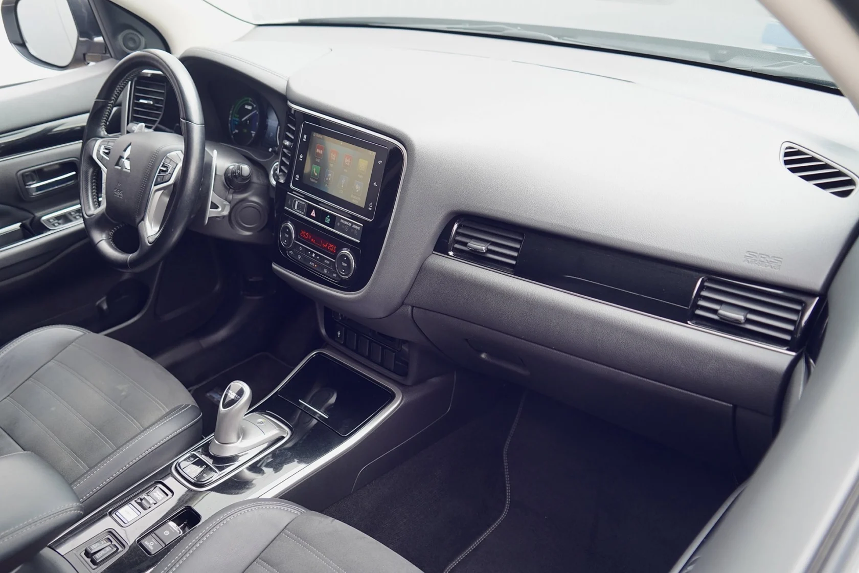 Mitsubishi-Outlander