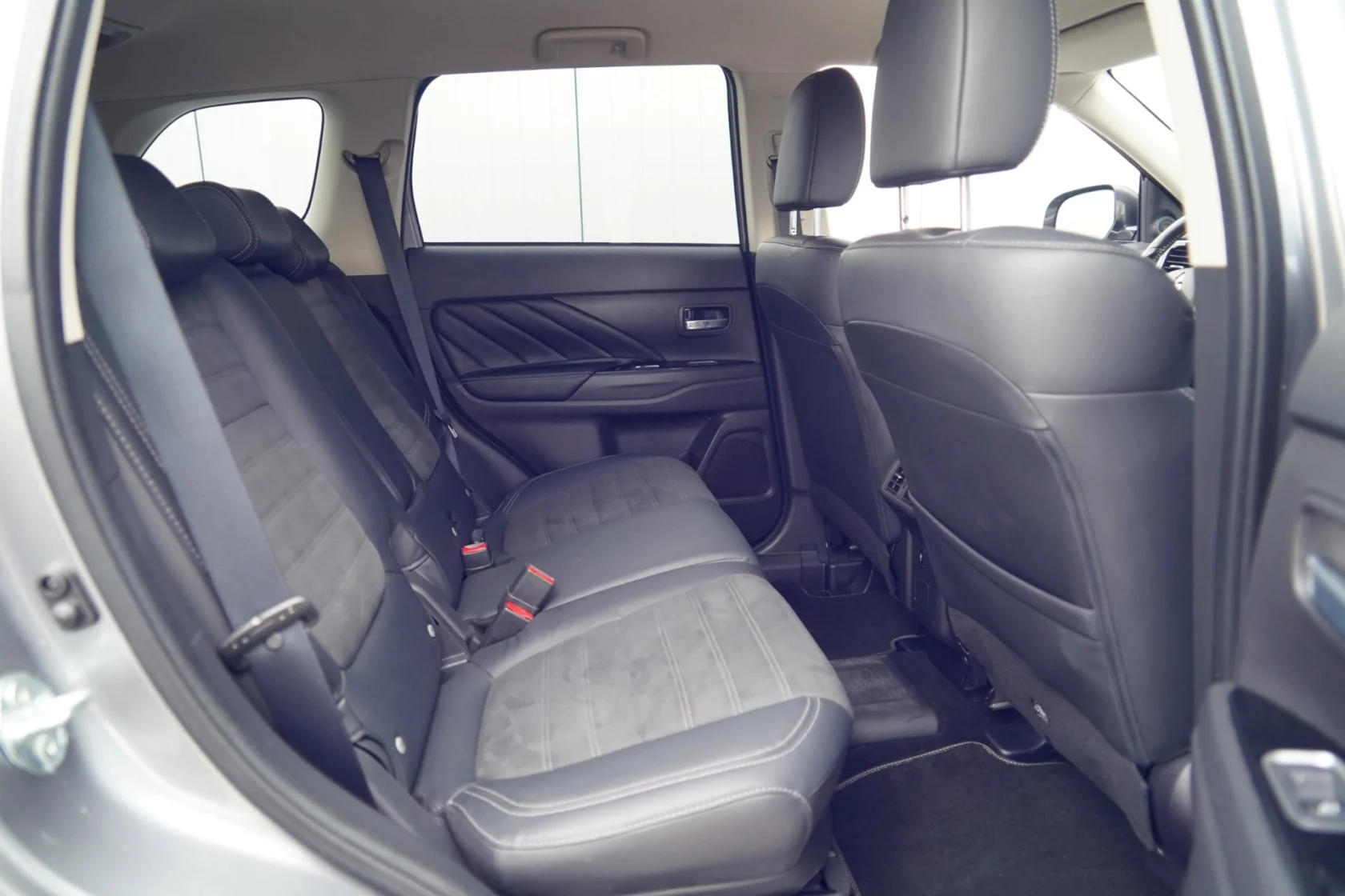 Mitsubishi-Outlander