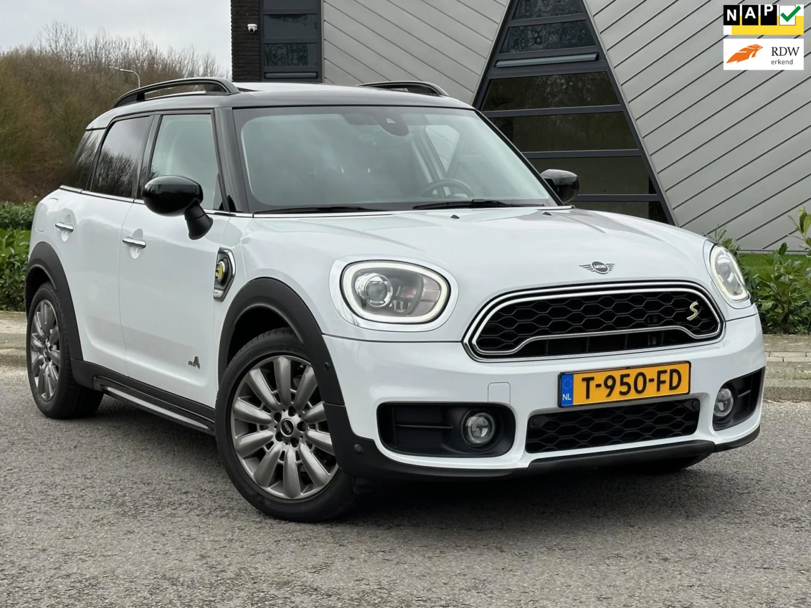 MINI-Countryman