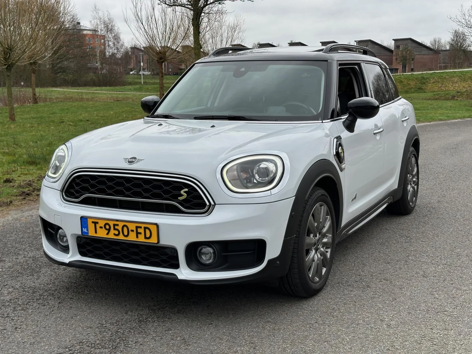 MINI-Countryman