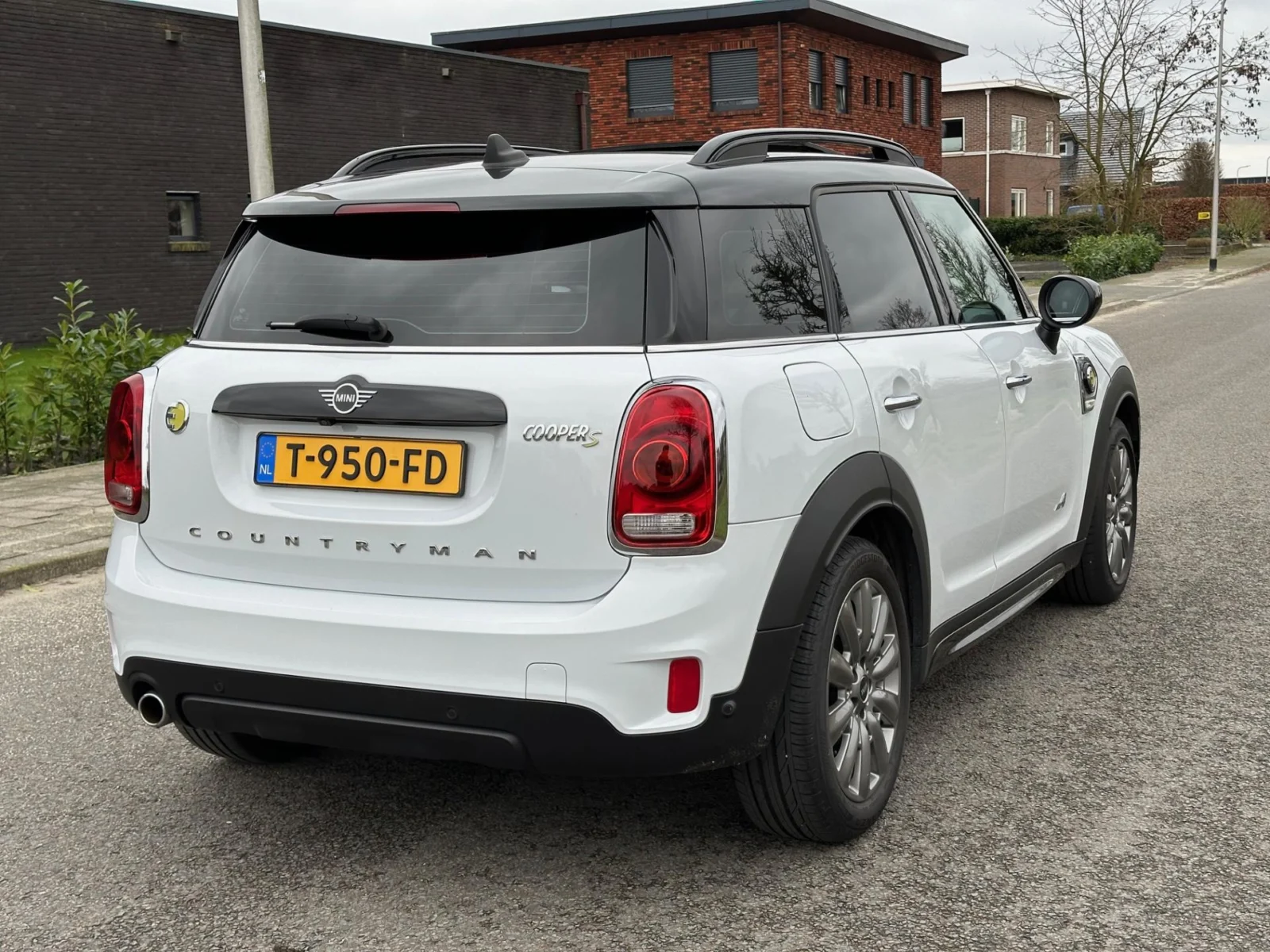 MINI-Countryman
