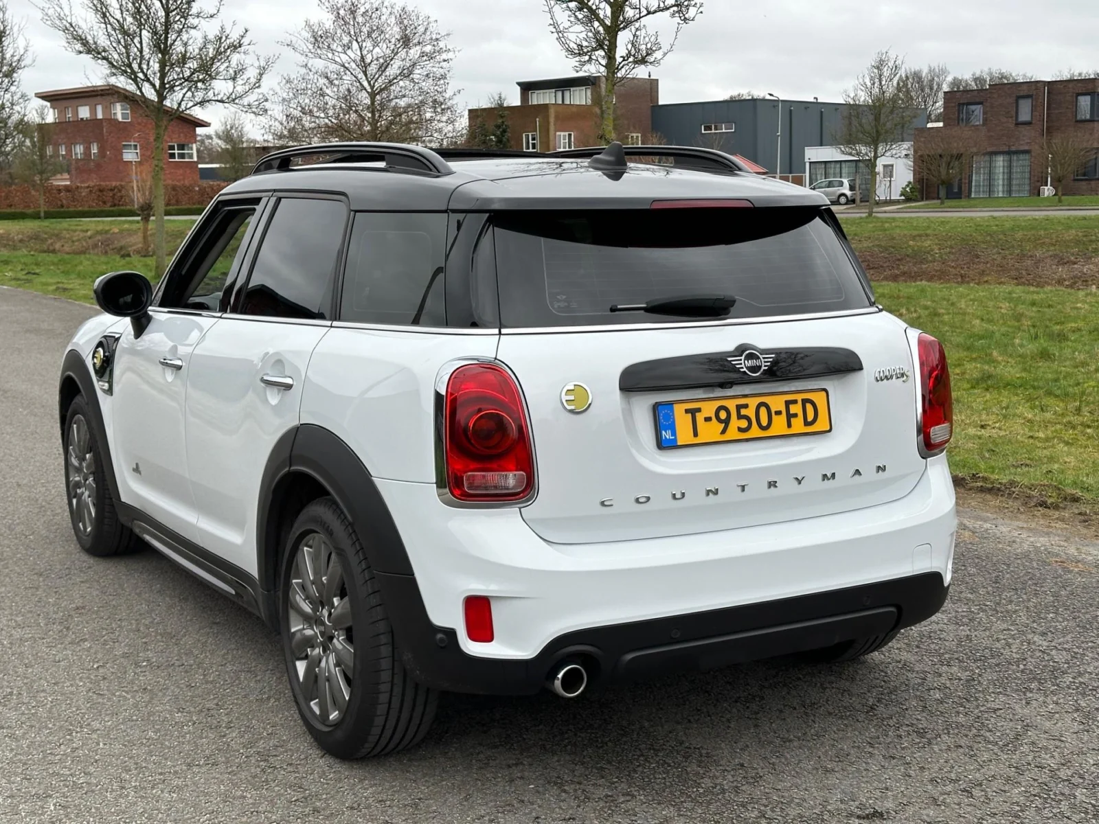 MINI-Countryman