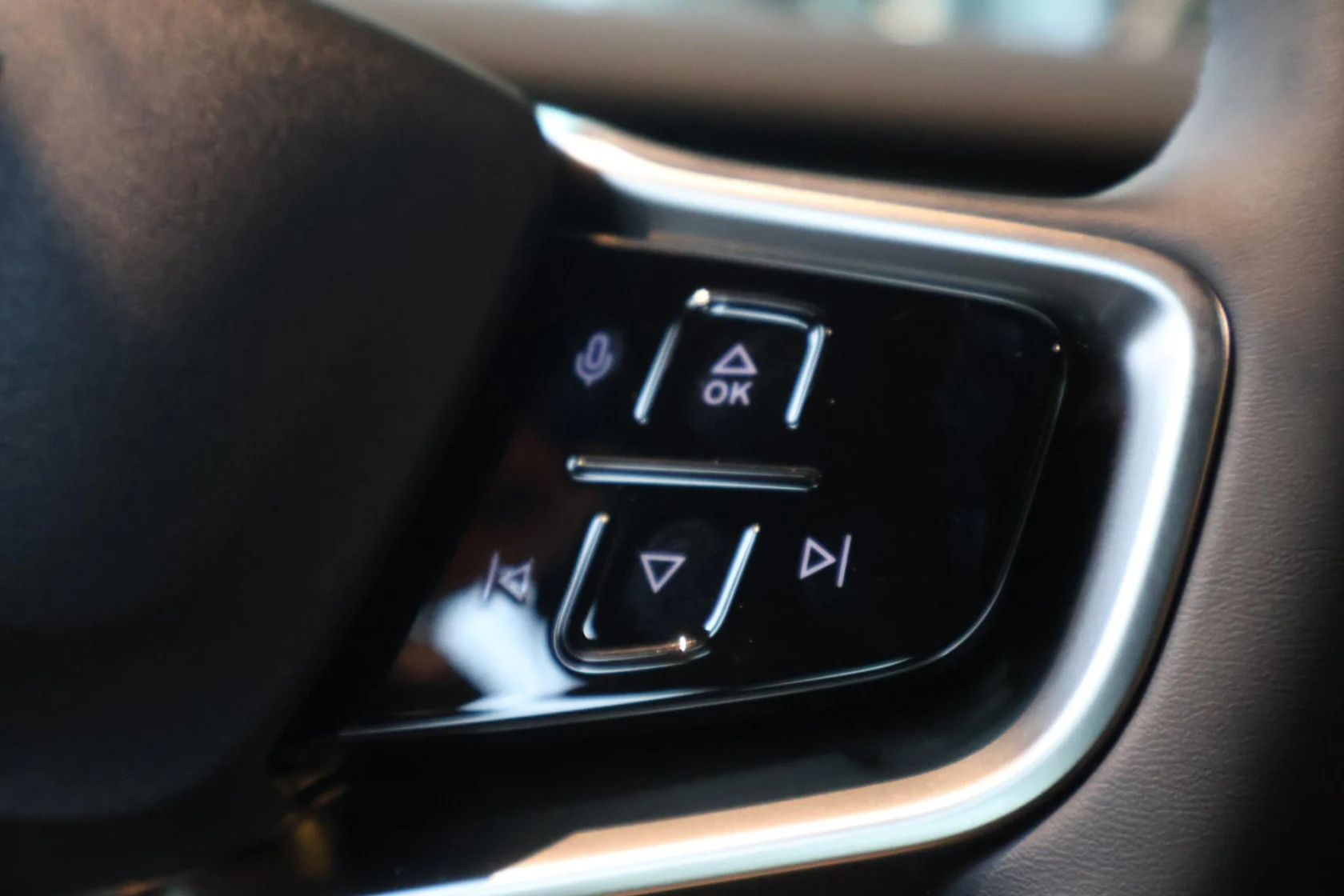 Volvo-EX30 Cross Country