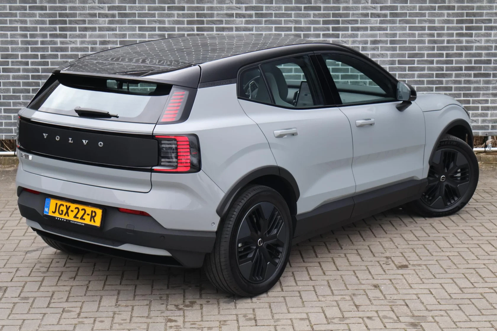 Volvo-EX30 Cross Country