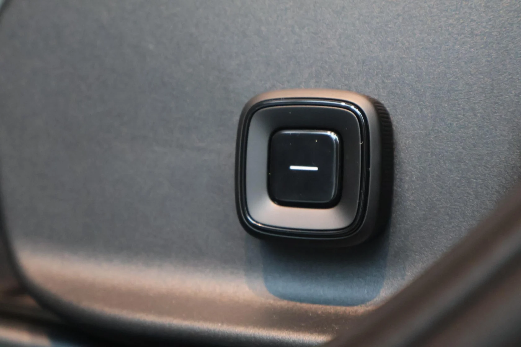 Volvo-EX30 Cross Country