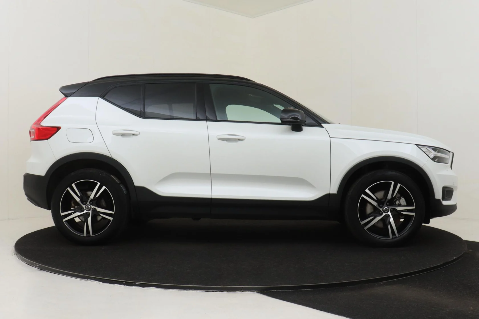 Volvo-XC40