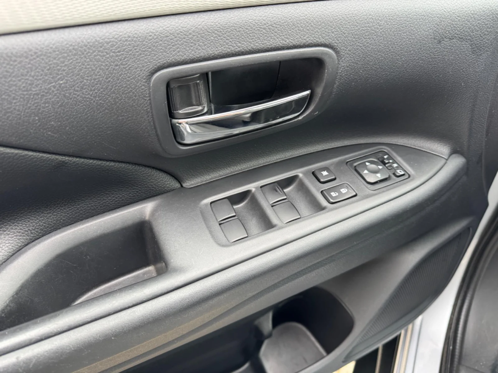 Mitsubishi-Outlander