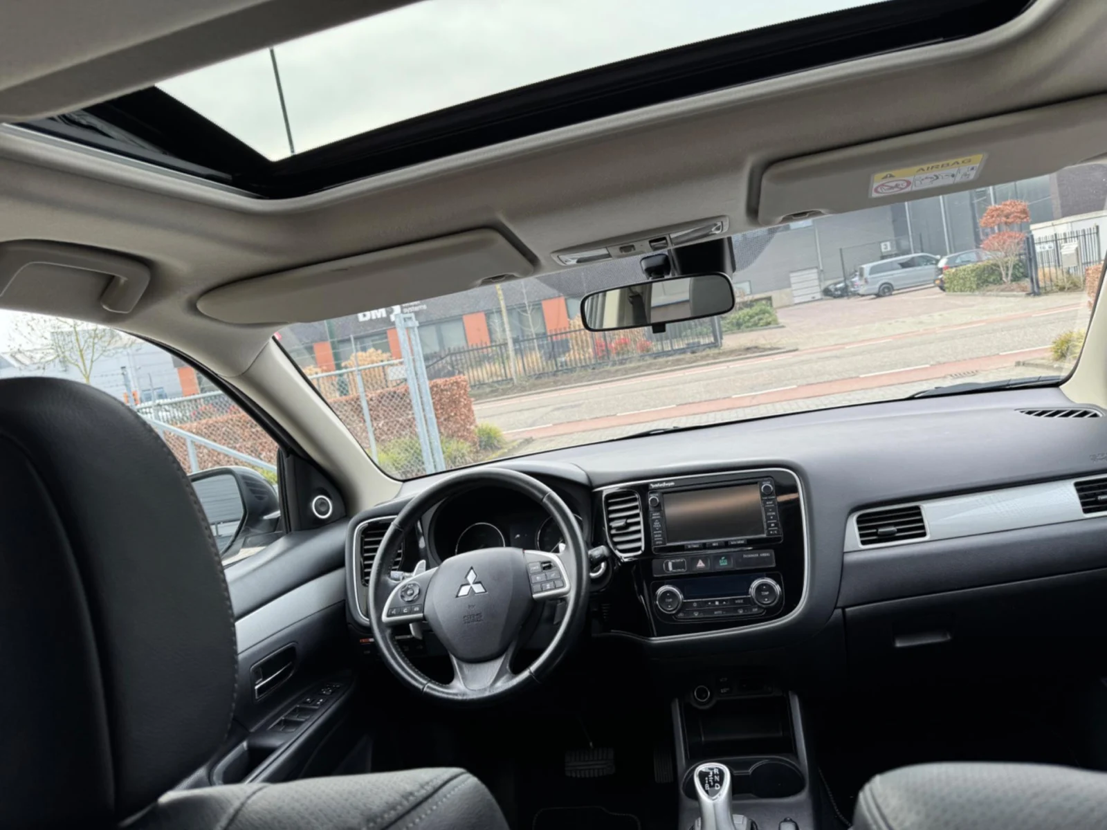 Mitsubishi-Outlander