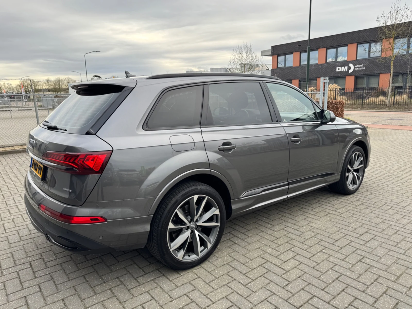 Audi-Q7