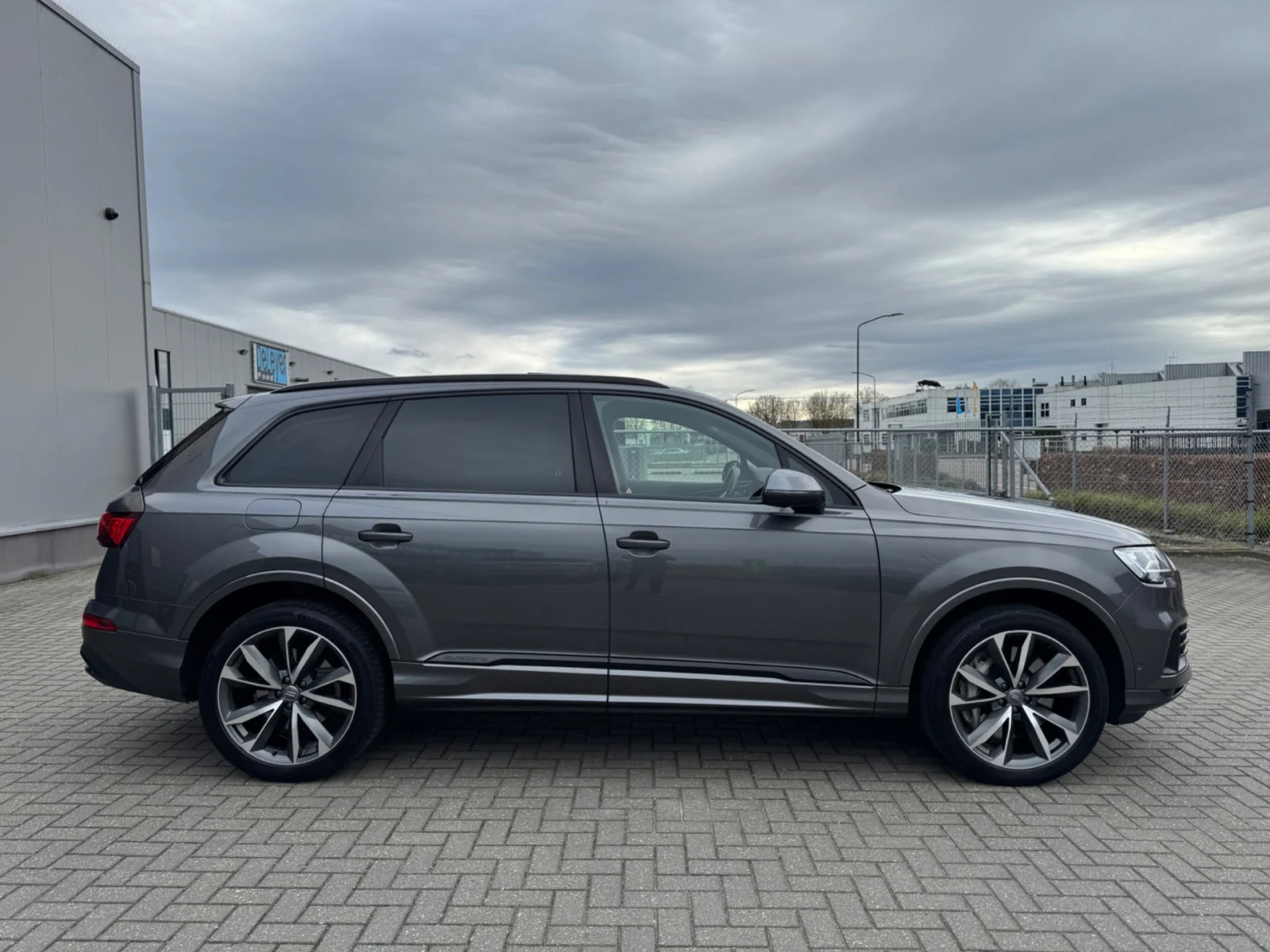 Audi-Q7