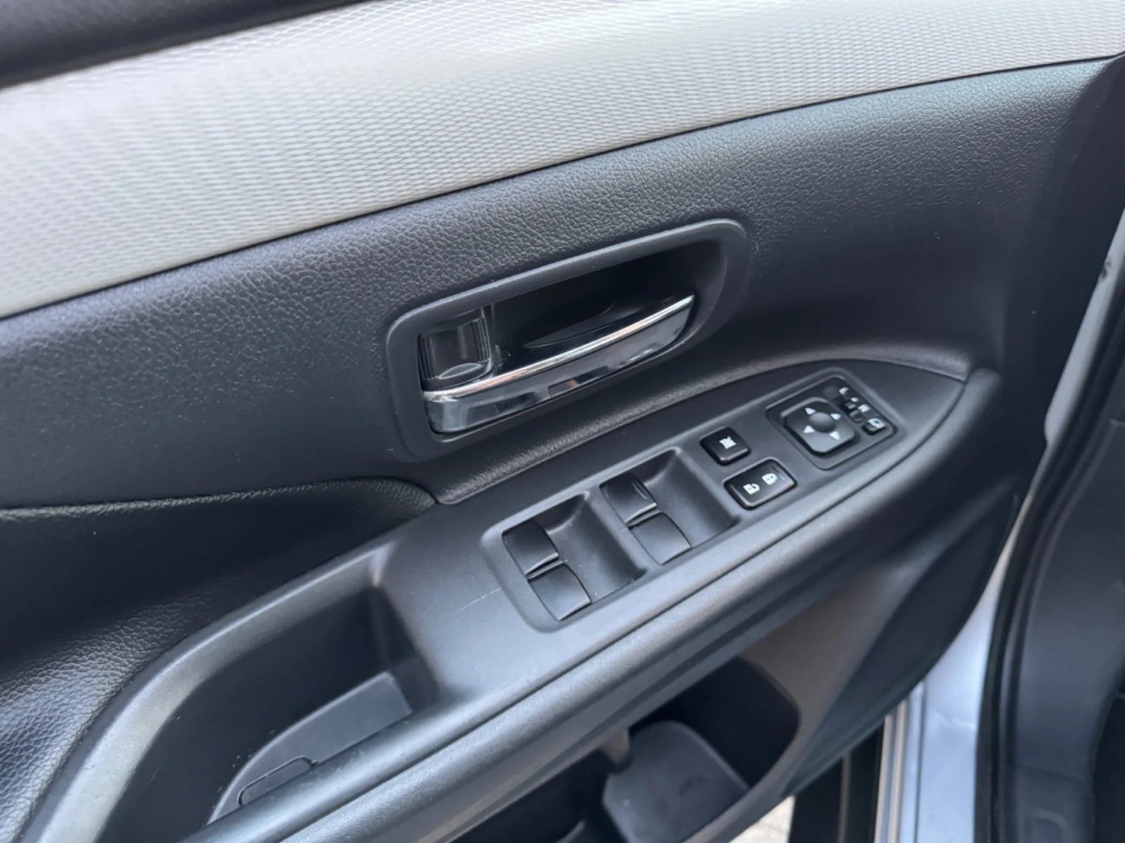 Mitsubishi-Outlander