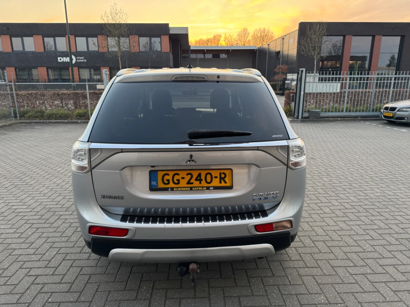 Mitsubishi-Outlander