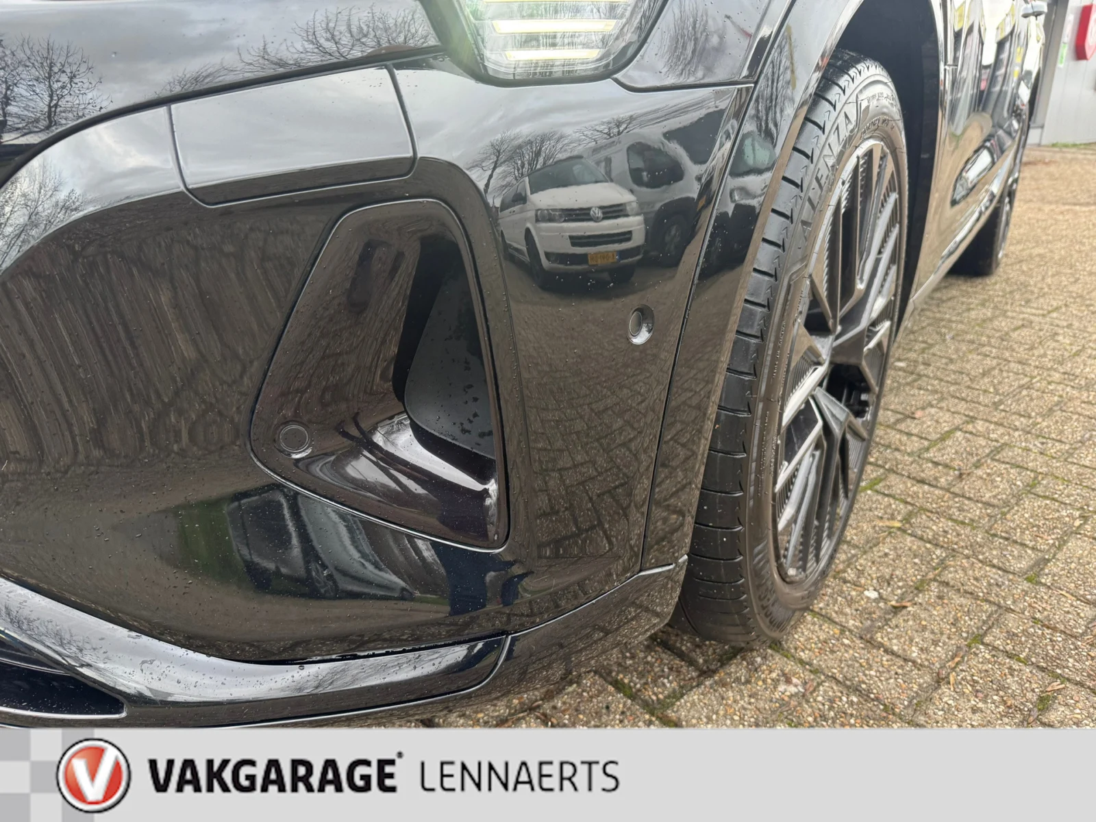 Audi-Q8 Sportback e-tron