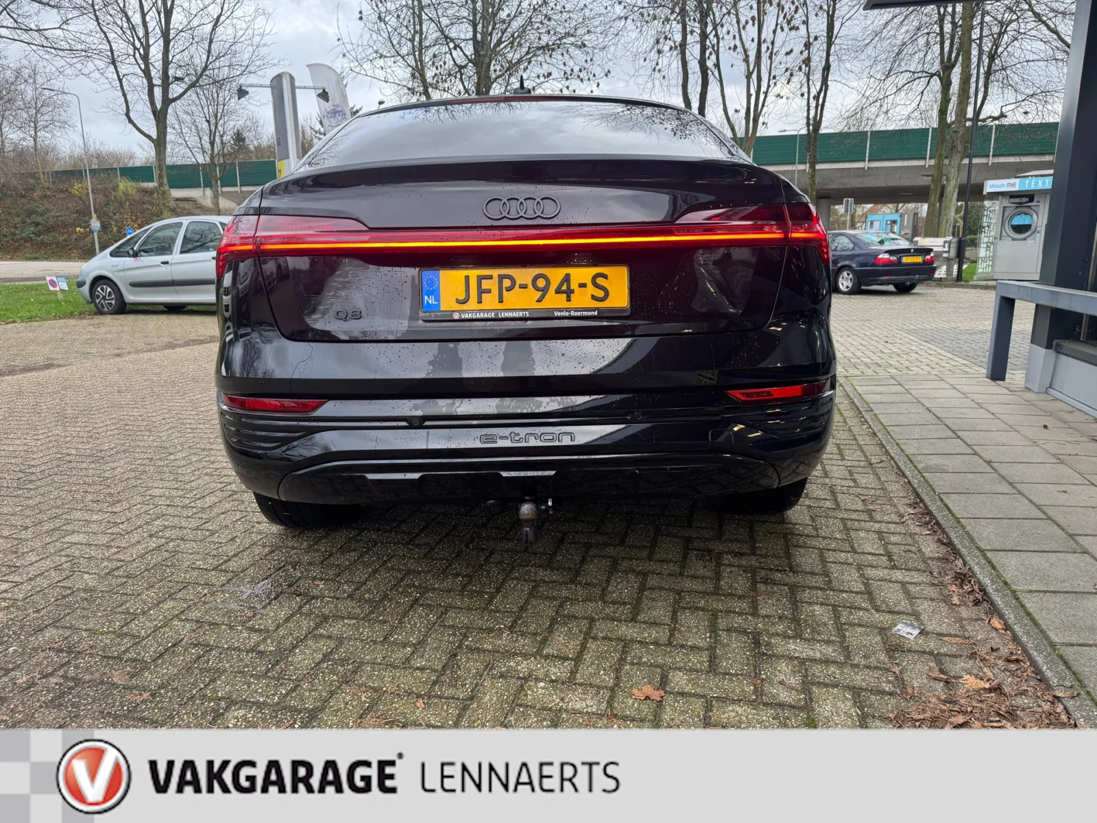Audi-Q8 Sportback e-tron
