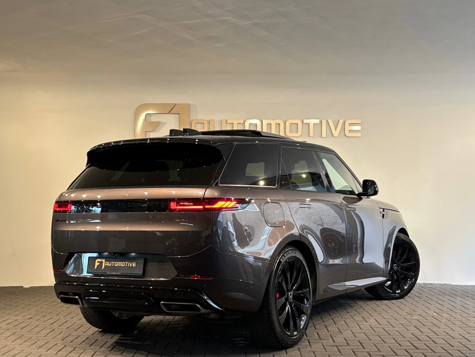 Land Rover-Range Rover Sport