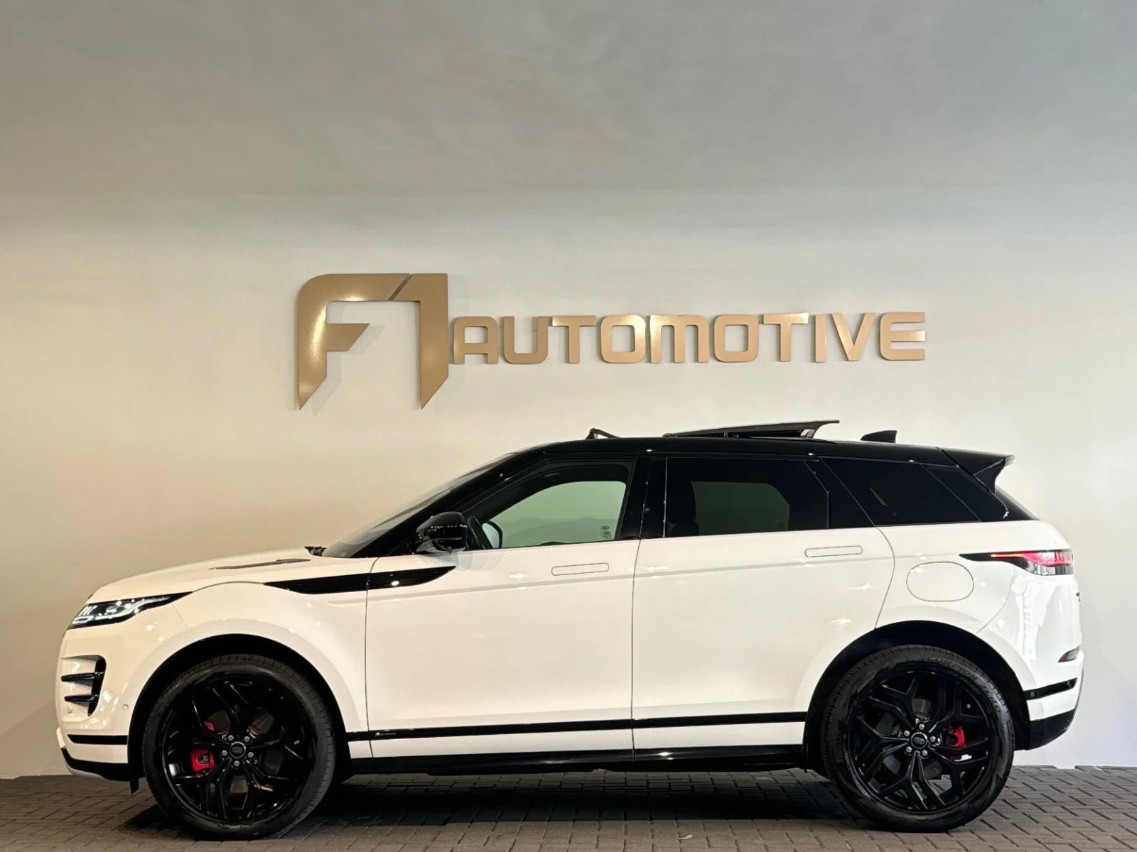 Land Rover-Range Rover Evoque