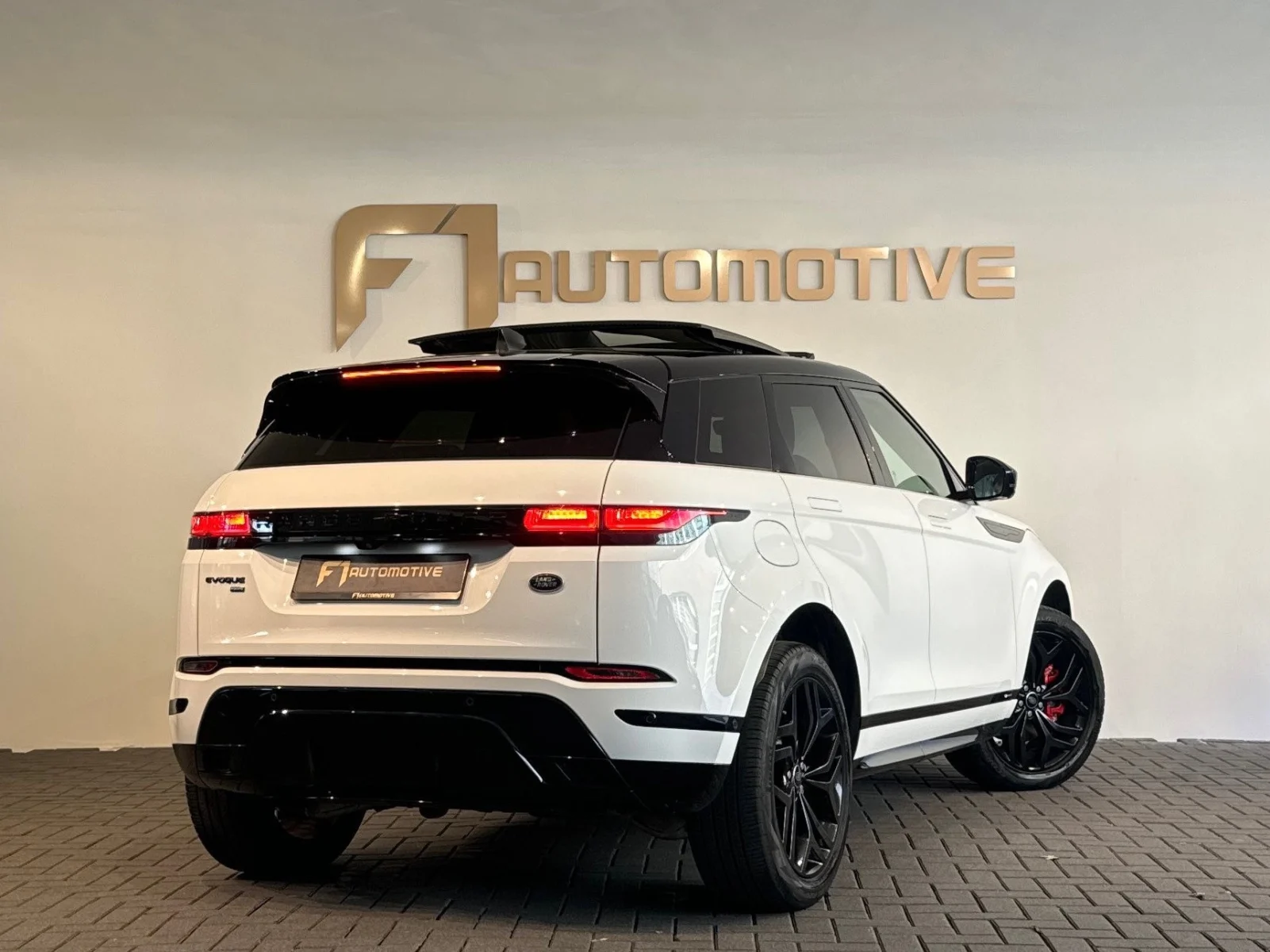 Land Rover-Range Rover Evoque