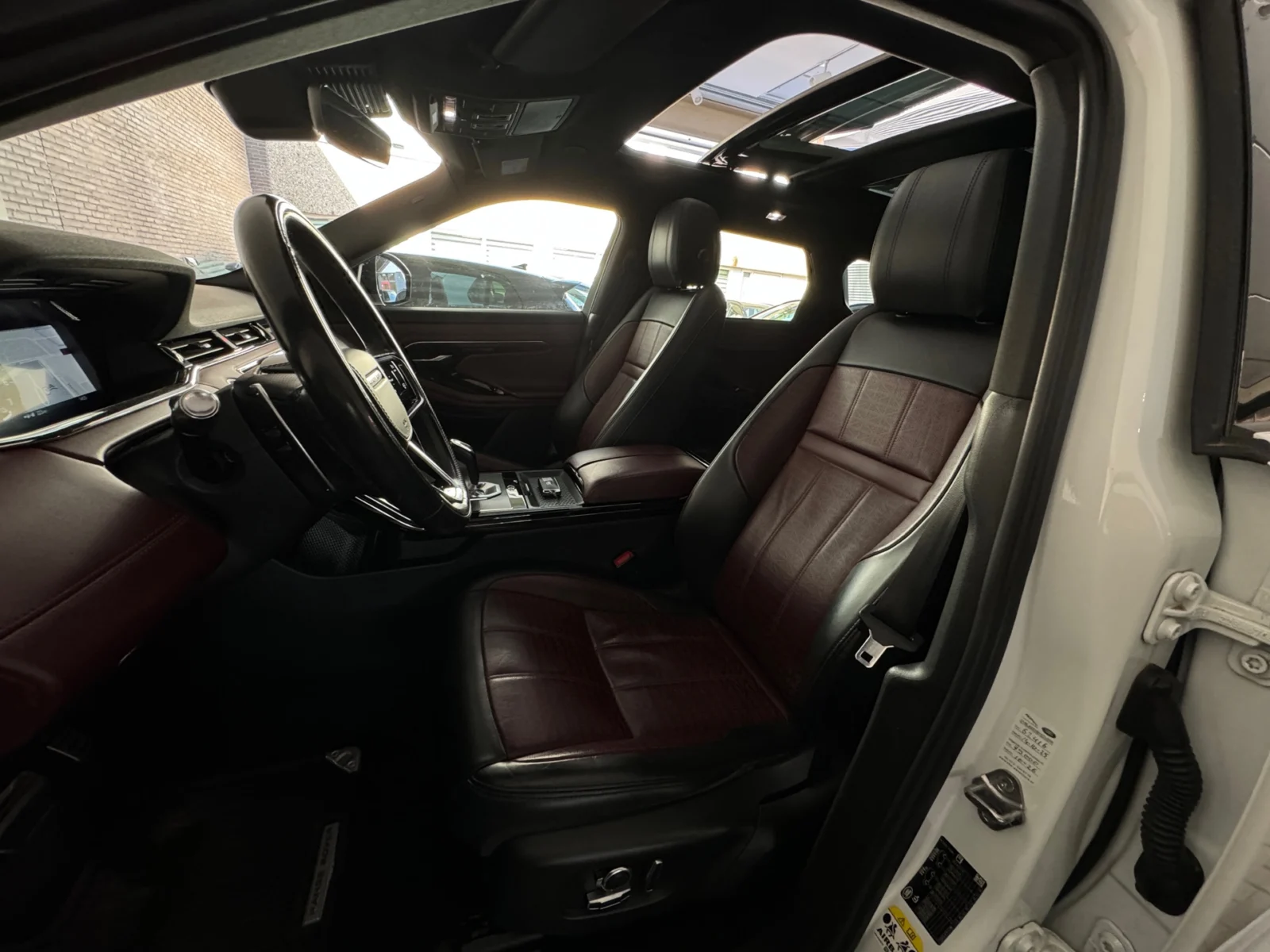 Land Rover-Range Rover Evoque