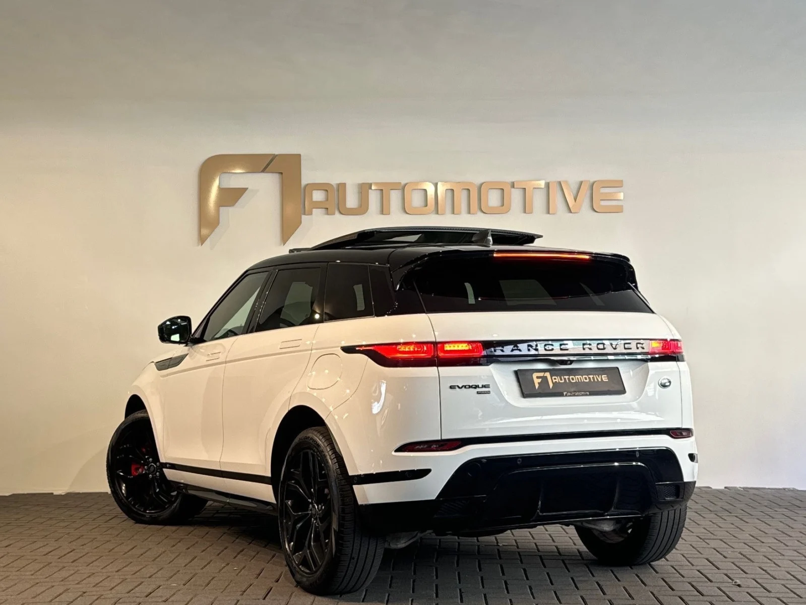 Land Rover-Range Rover Evoque