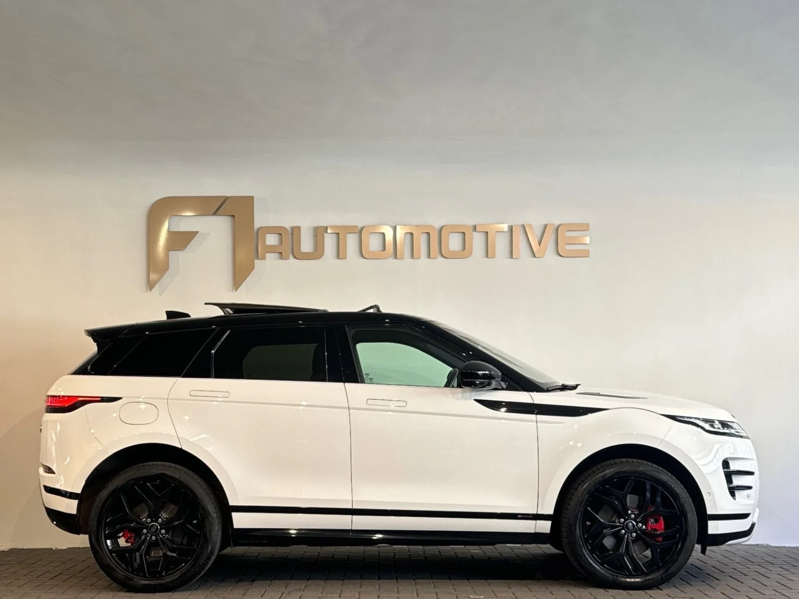 Land Rover-Range Rover Evoque