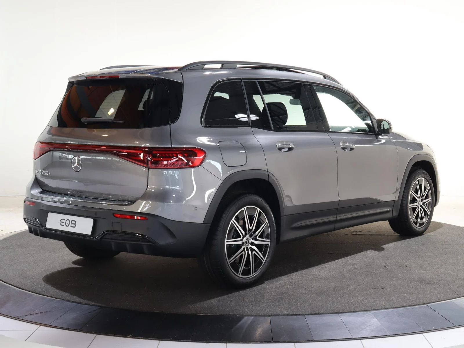 Mercedes-Benz-EQB