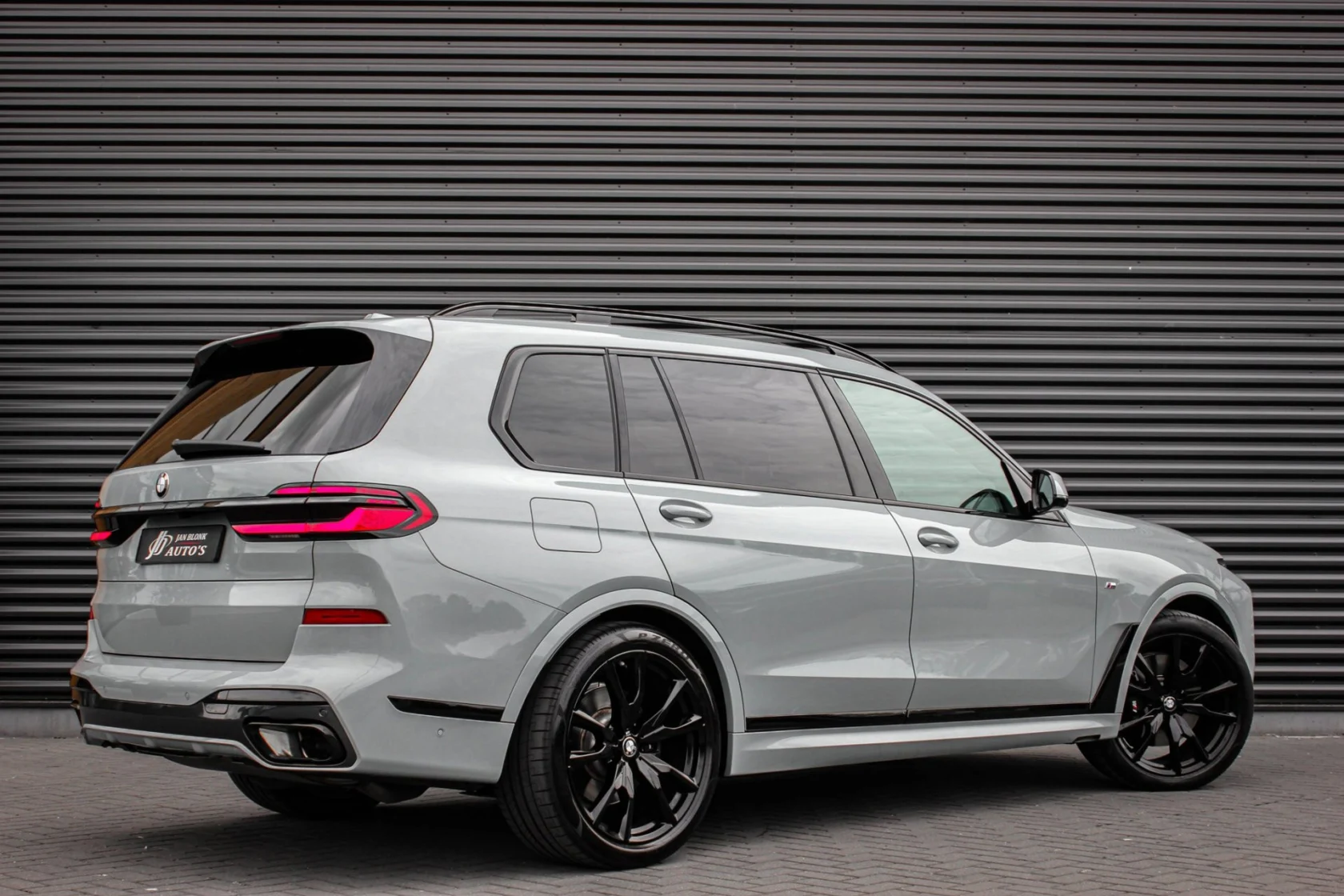BMW-X7