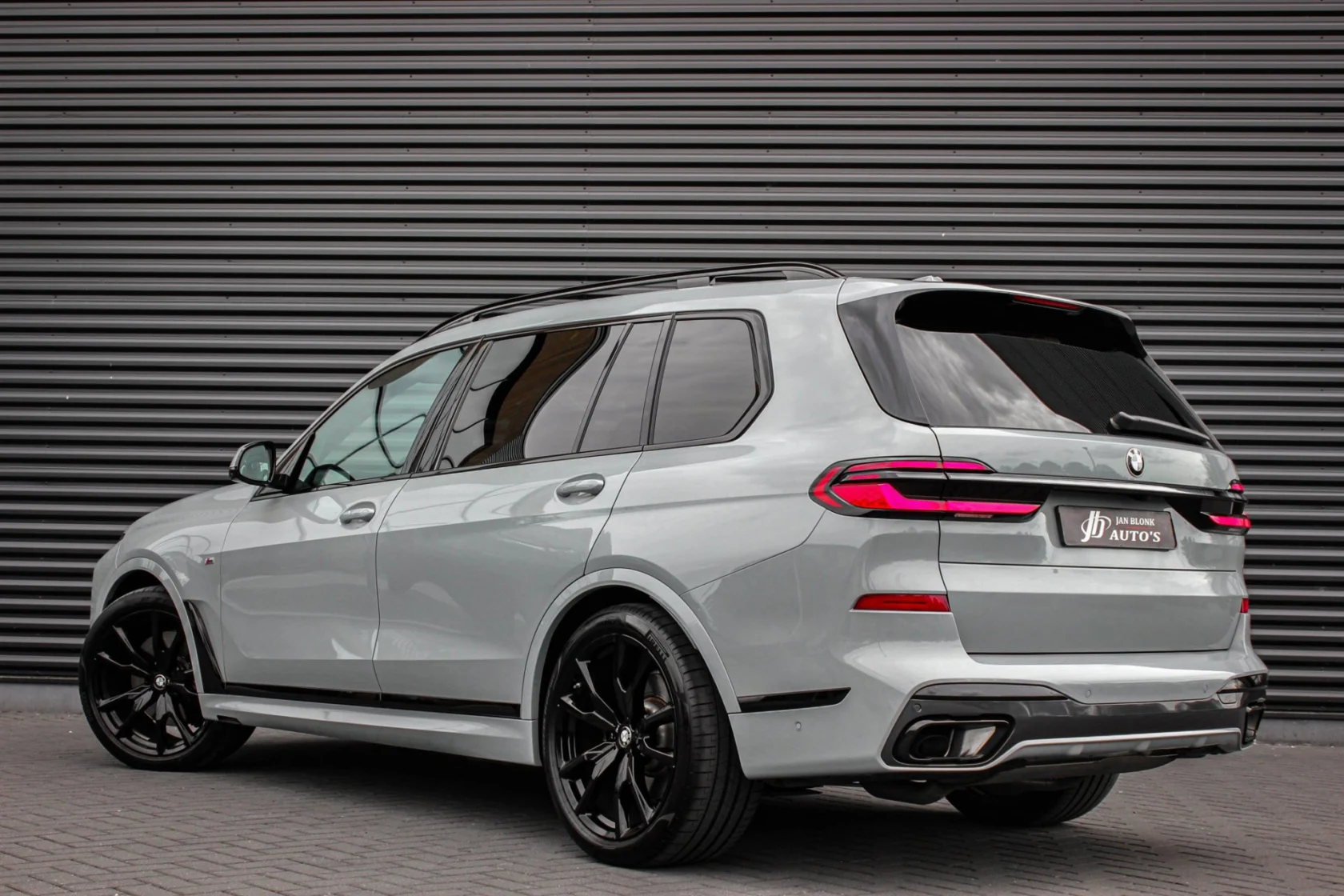 BMW-X7