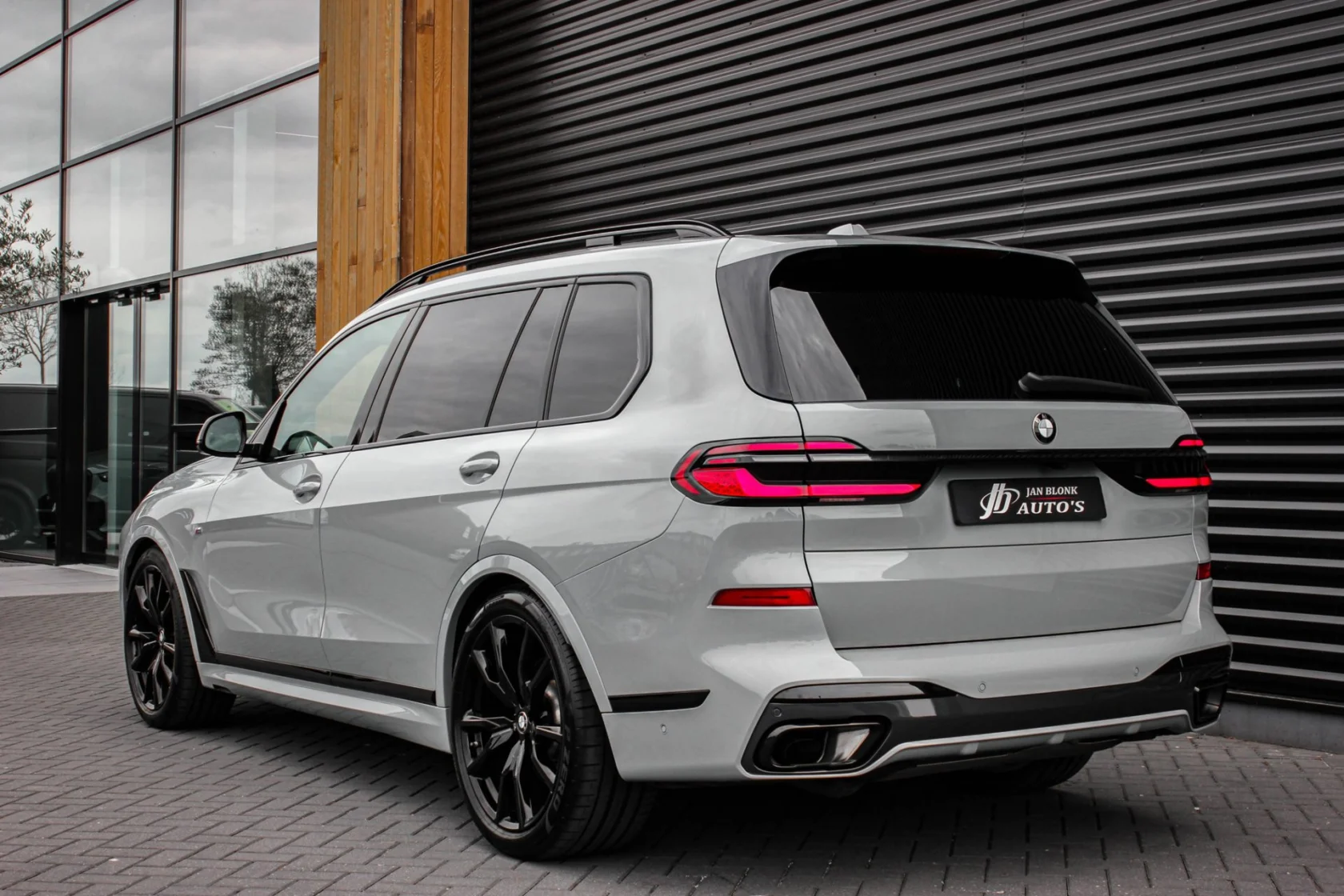 BMW-X7