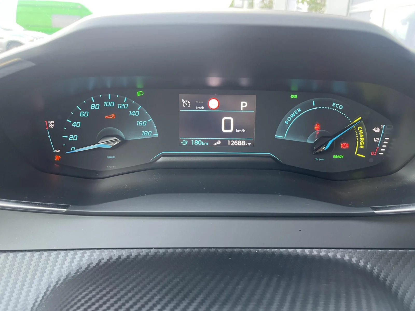Peugeot-e-208