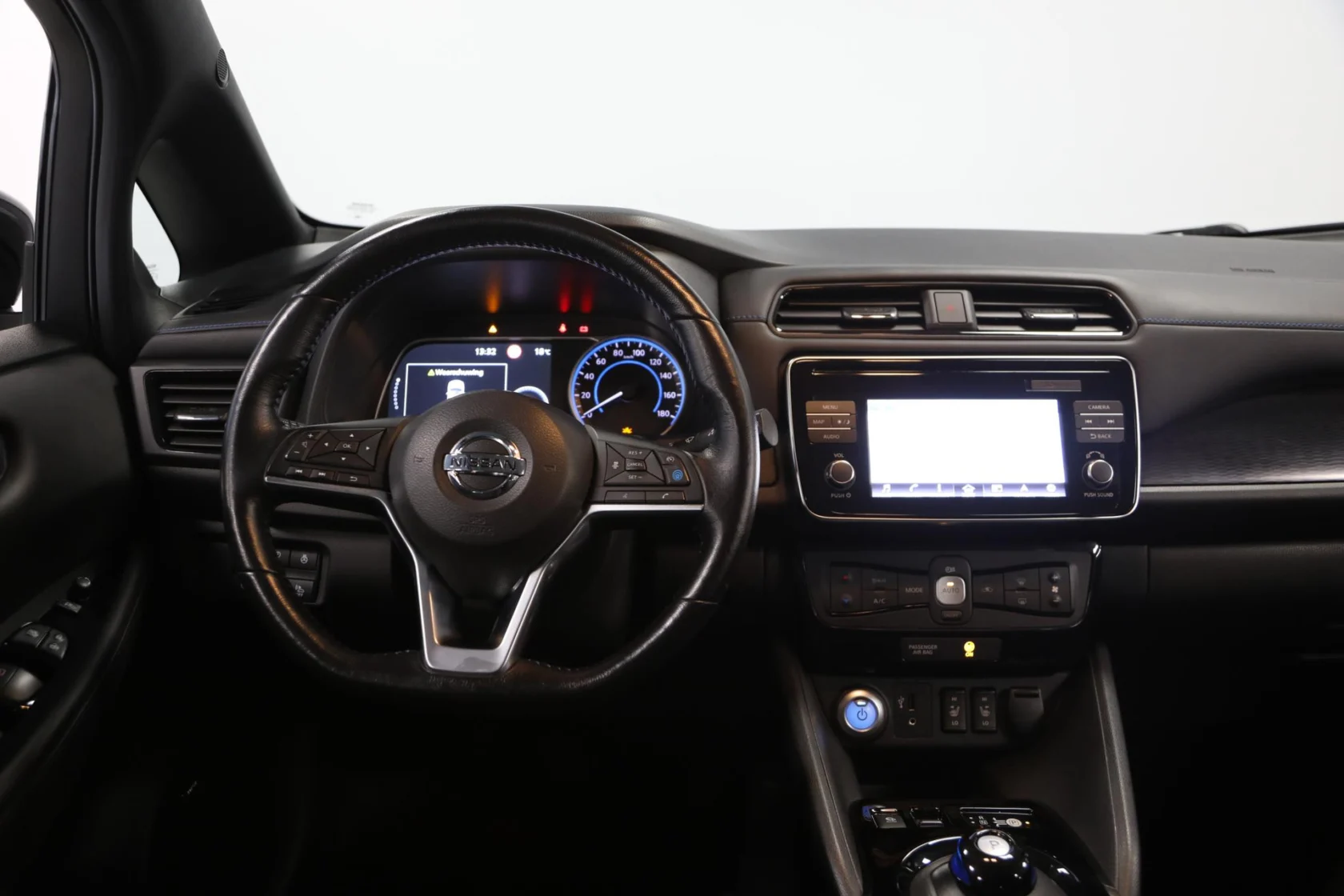 Nissan-Leaf
