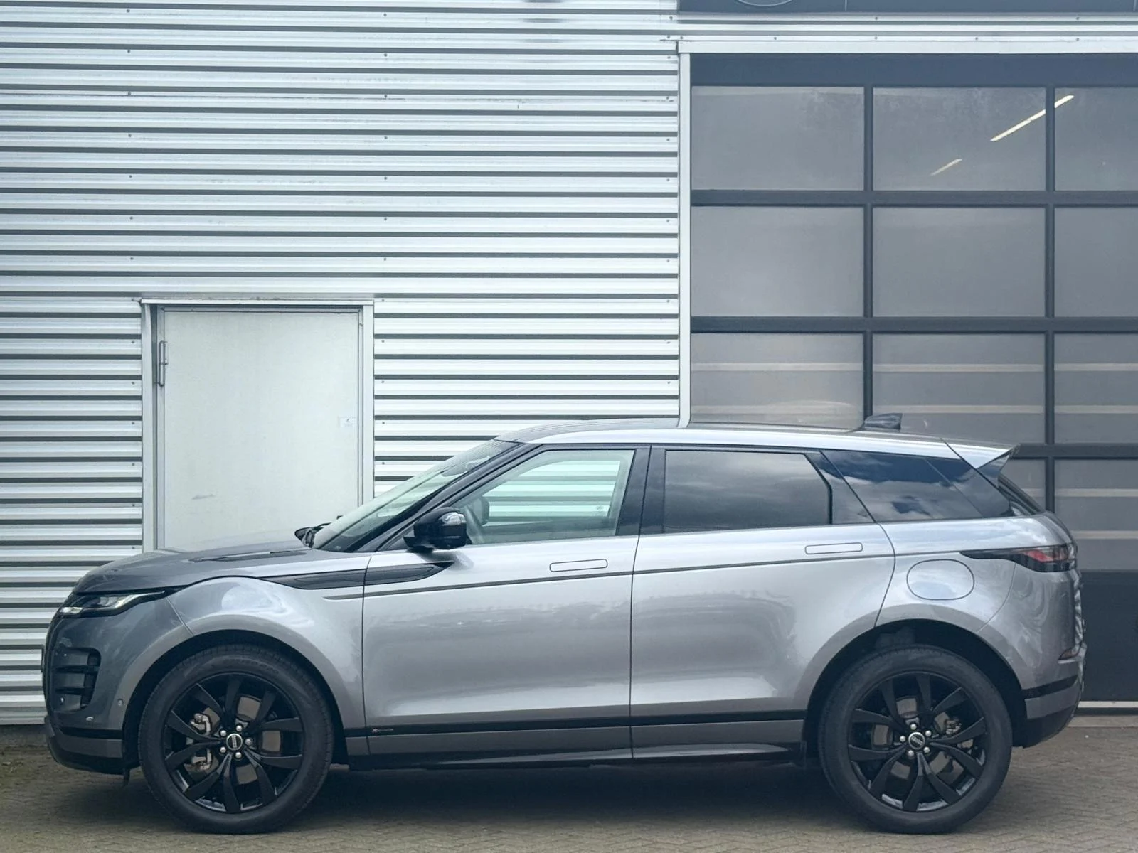 Land Rover-Range Rover Evoque
