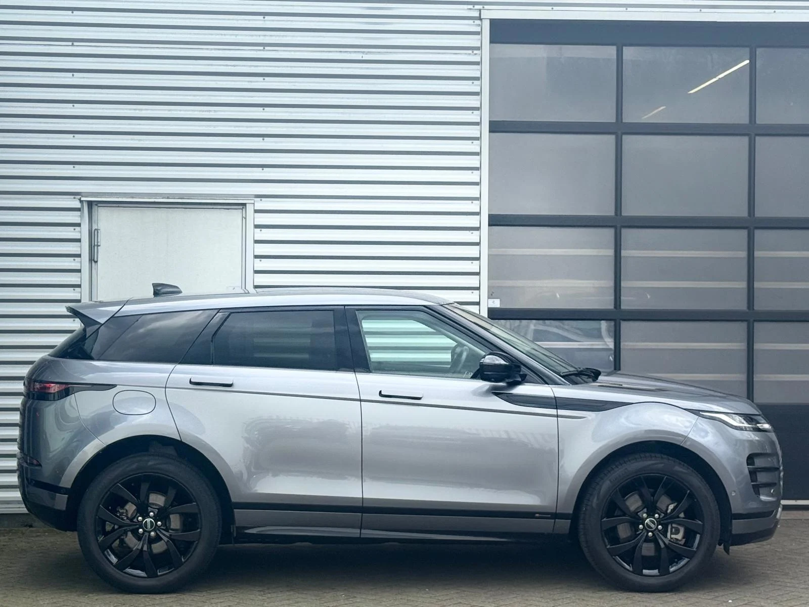 Land Rover-Range Rover Evoque