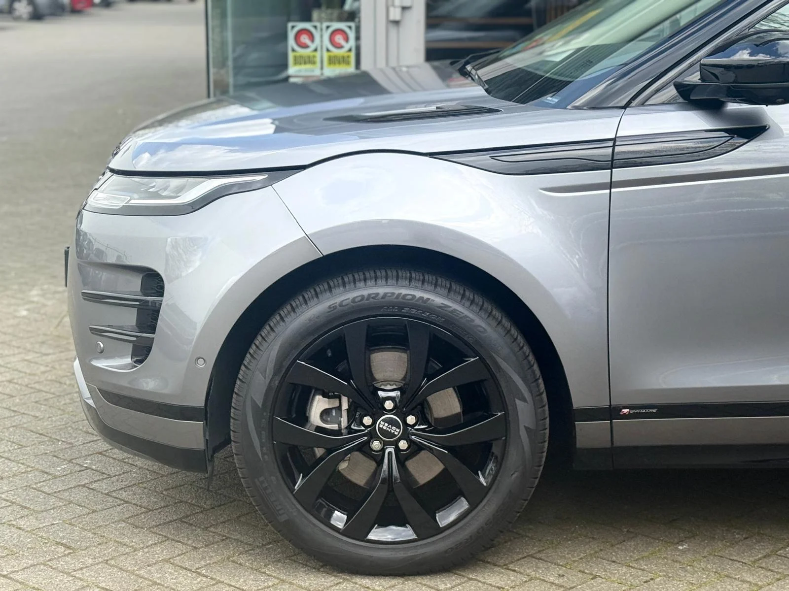 Land Rover-Range Rover Evoque