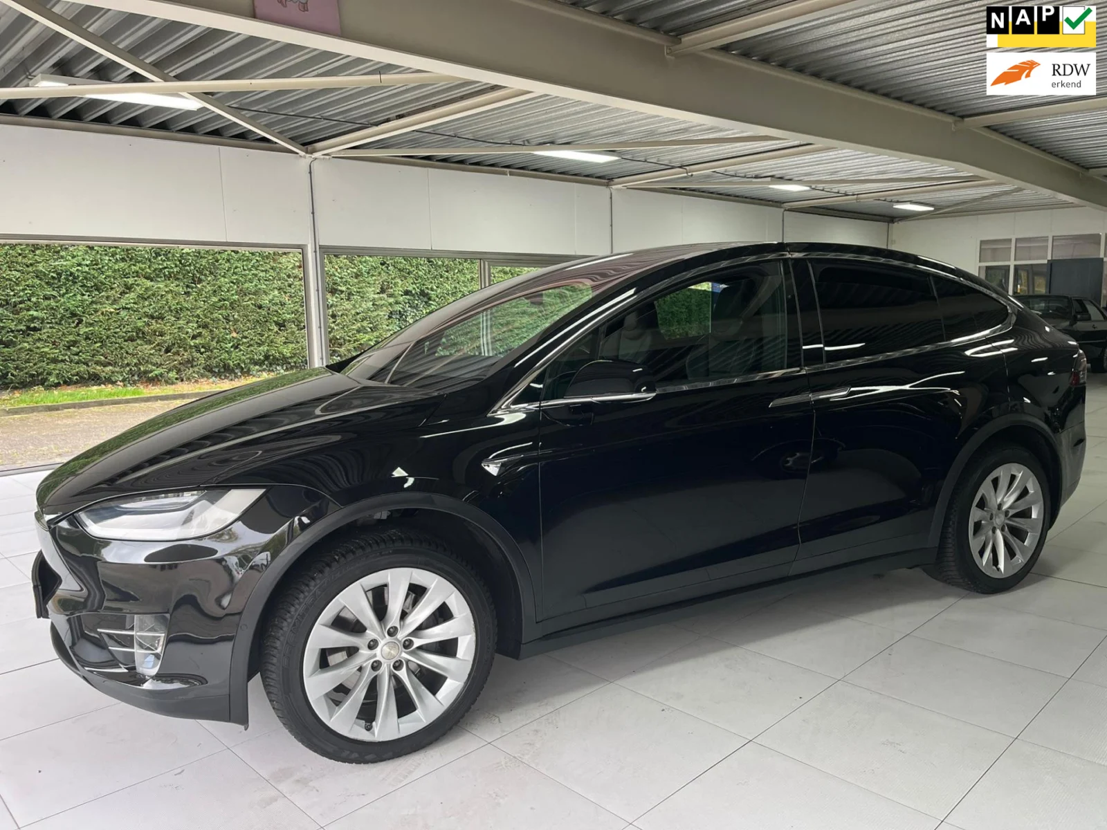 Tesla Model X 90D Base 6 Persoons