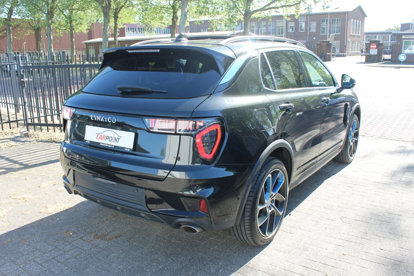 Lynk & Co-01