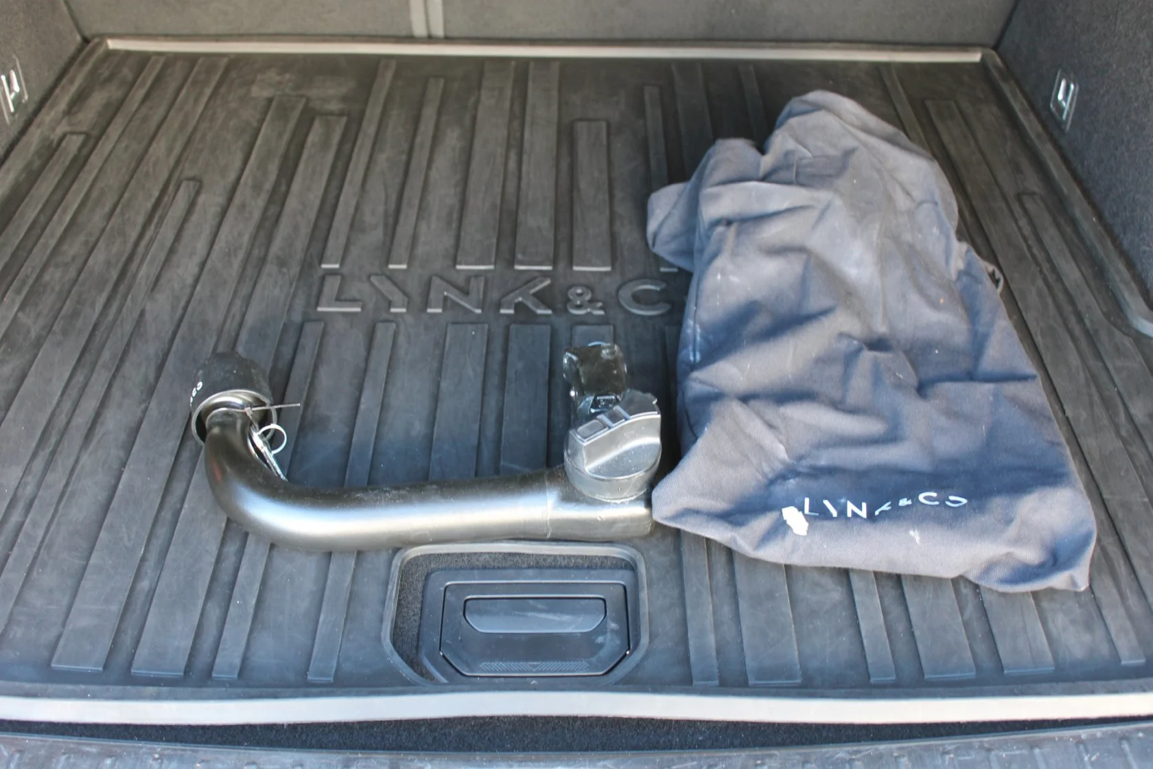 Lynk & Co-01