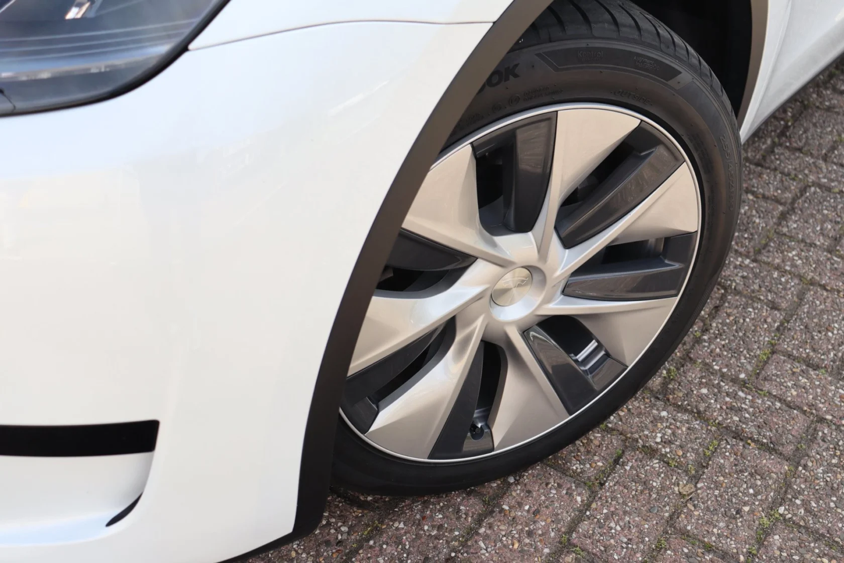 Tesla-Model Y