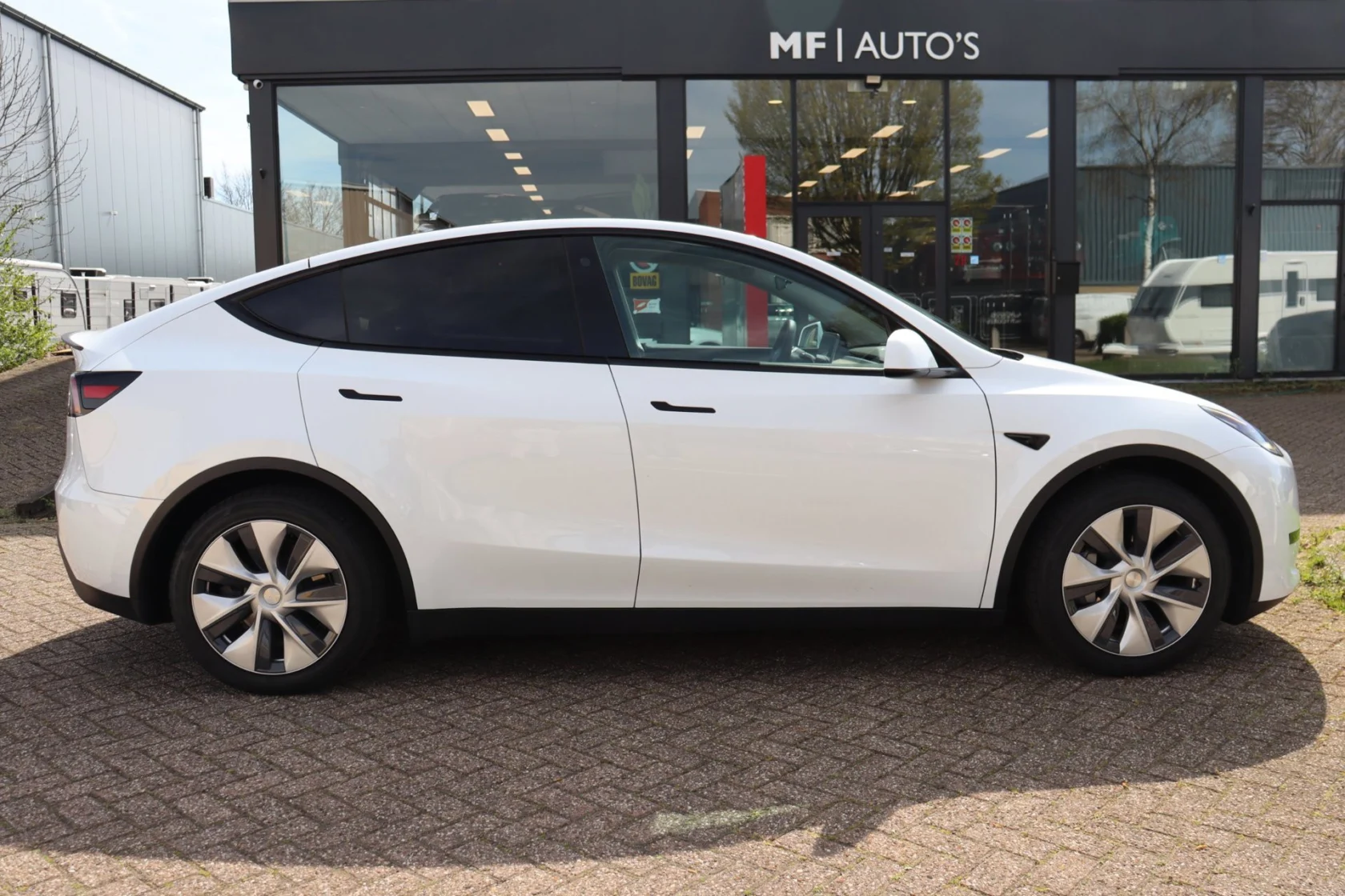 Tesla-Model Y