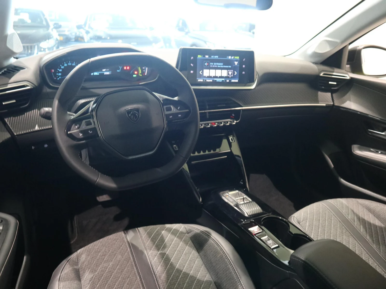 Peugeot-e-208