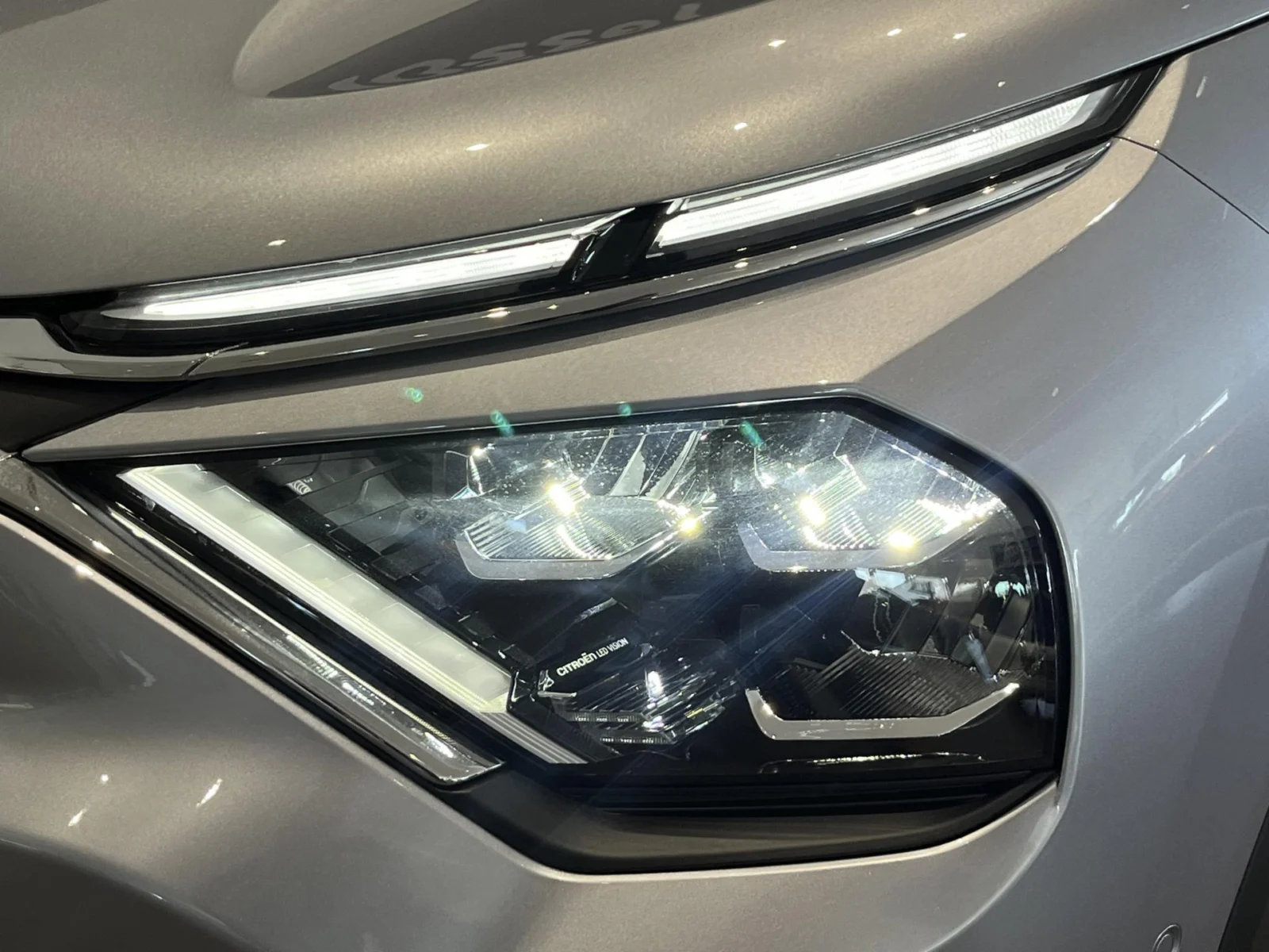 Citroën-Ë-C4 X