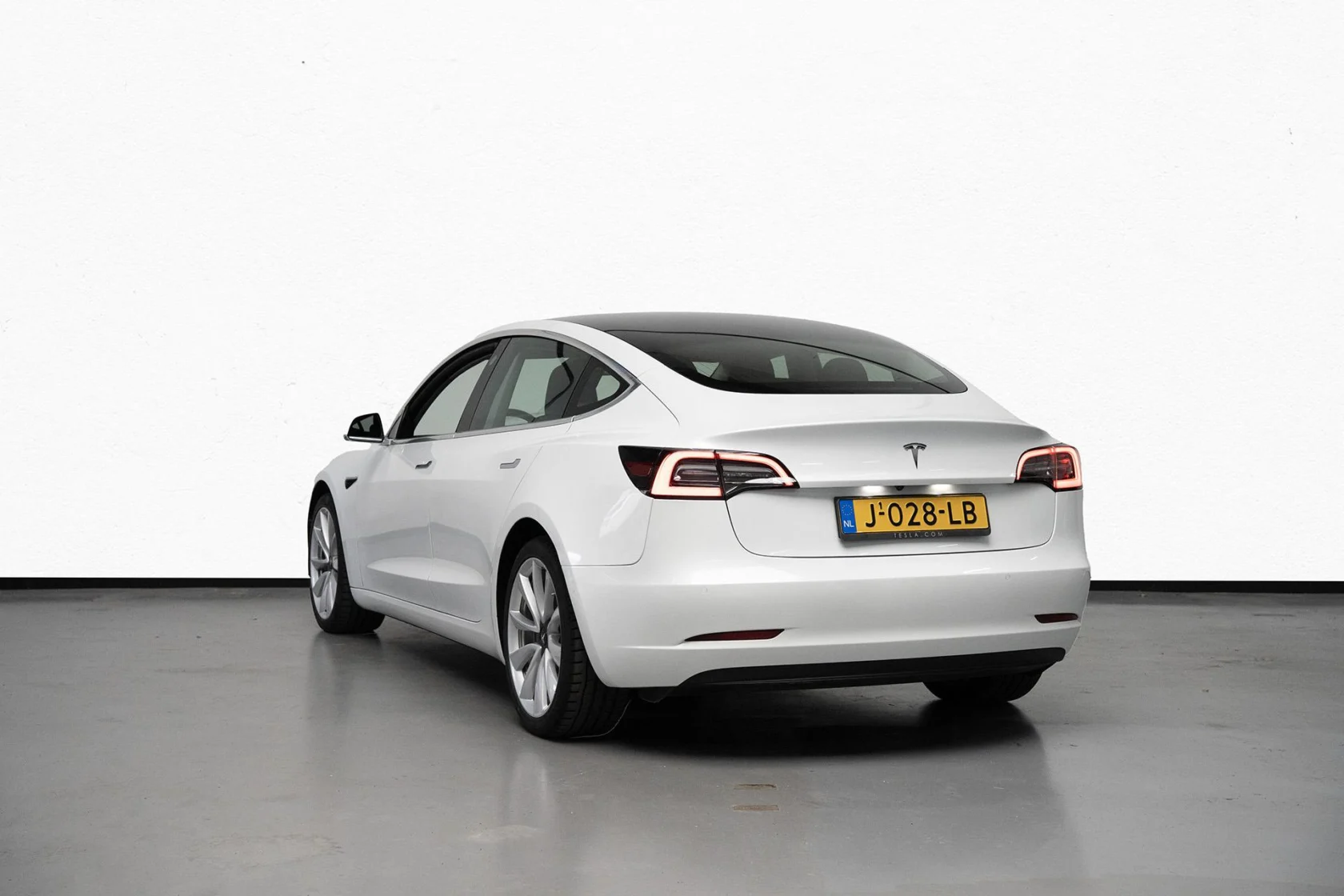 Tesla-Model 3