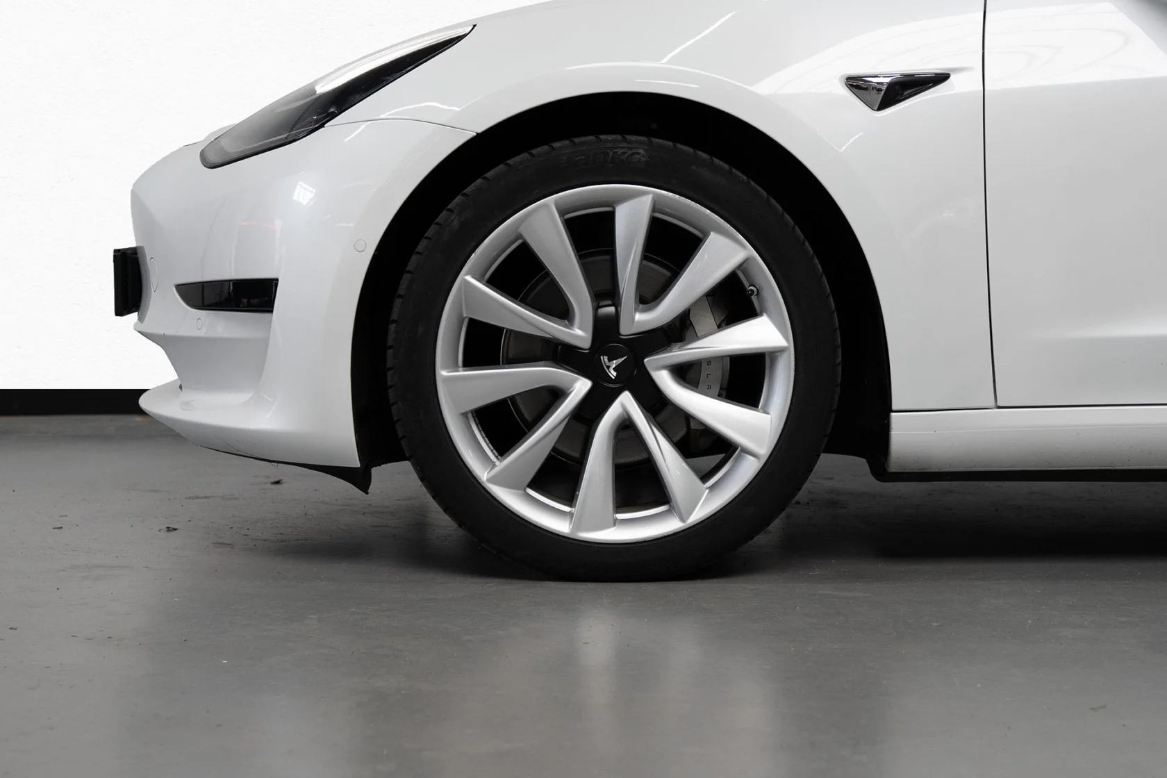 Tesla-Model 3