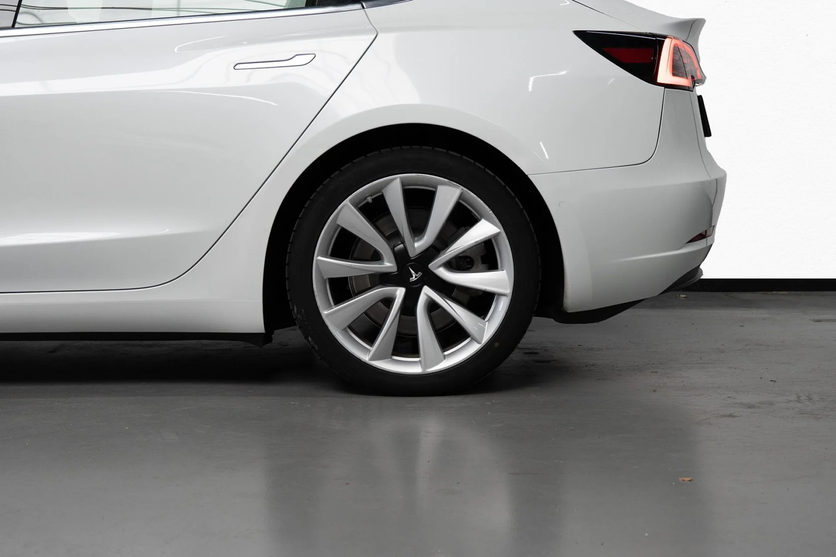 Tesla-Model 3