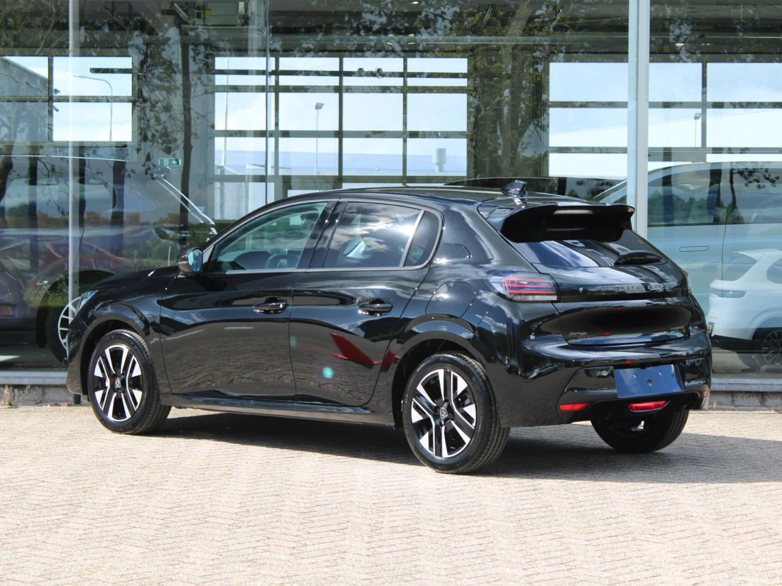 Peugeot-208