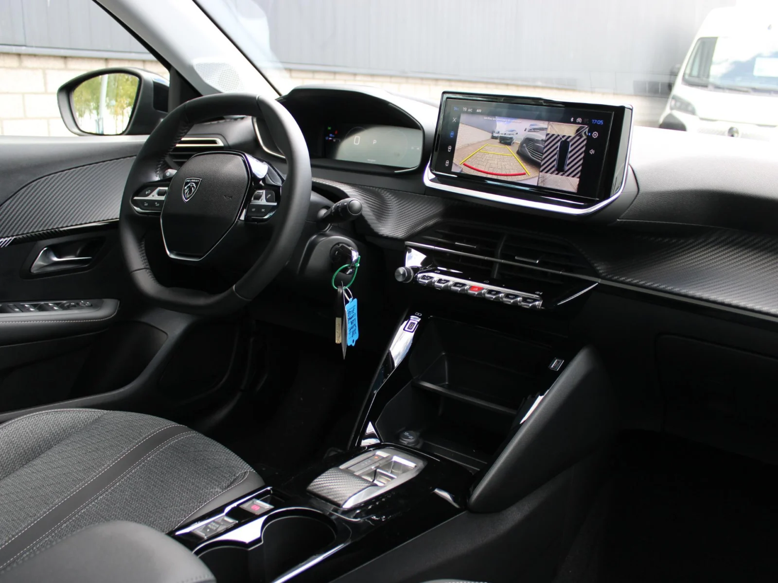 Peugeot-208