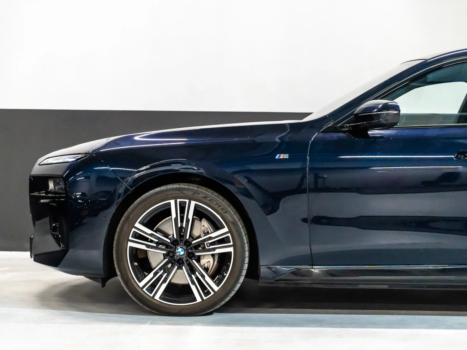 BMW-i7