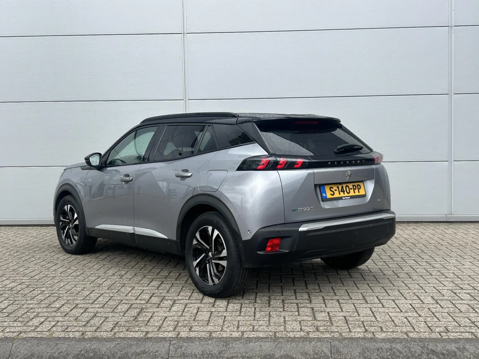 Peugeot-e-2008