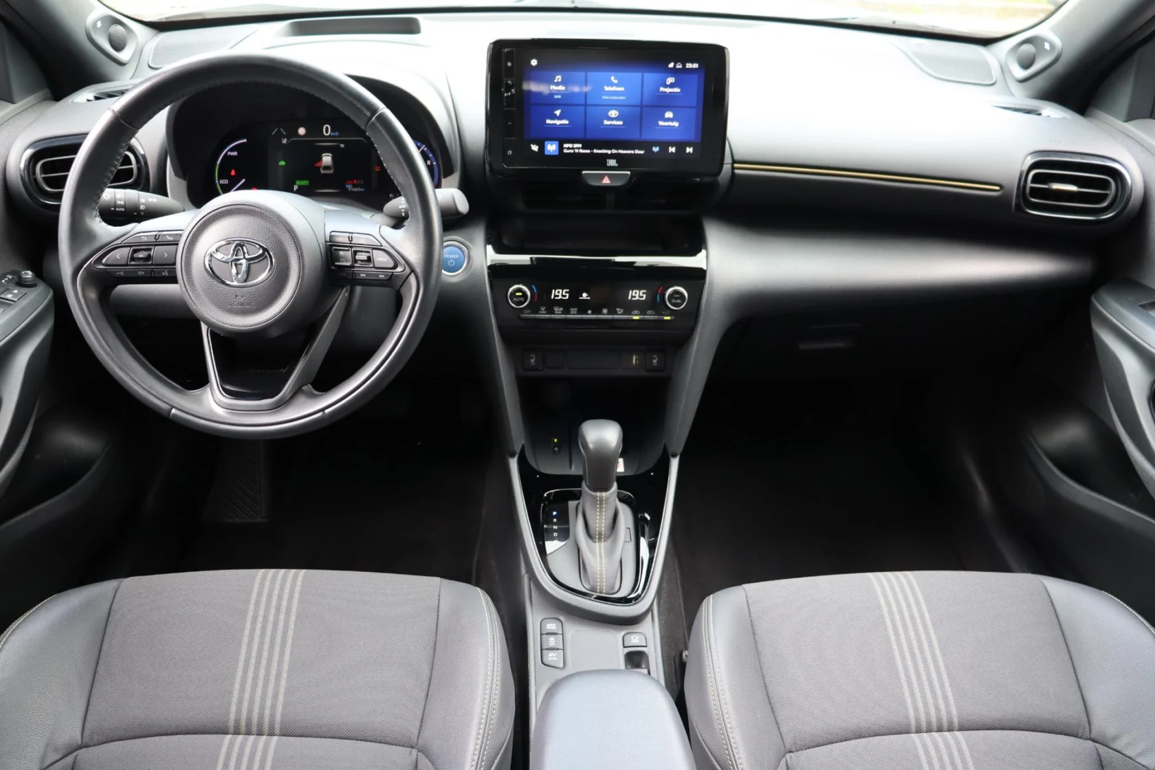 Toyota-Yaris Cross